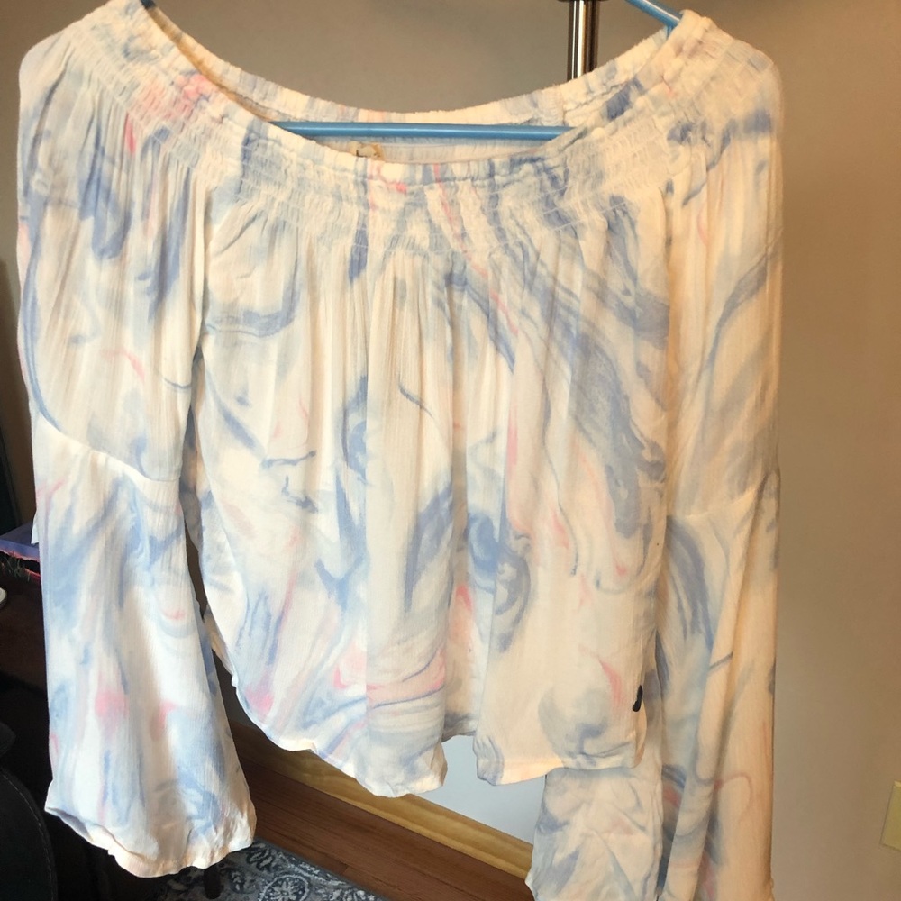Women’s bell sleeve top